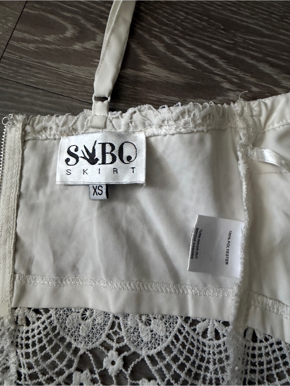 SABO SKIRT White Guipure Lace Bustier Crop Top - Picture 3 of 3